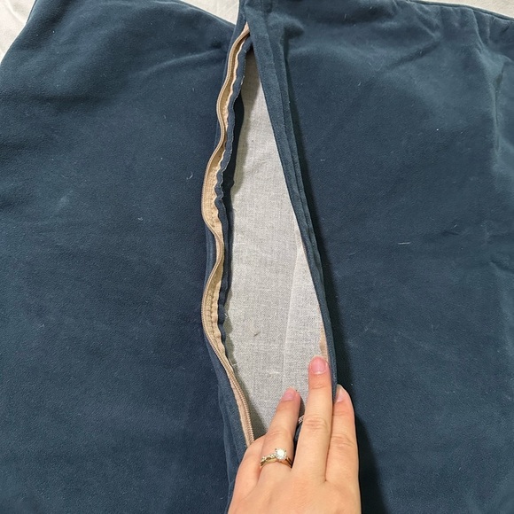 Set of Two Blue Velour Throw Decorative Pillow Cases 18x18 Zipper Shut Velvet - Picture 4 of 4